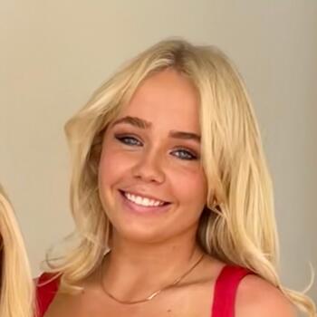 Babysitter in Newcastle: Claudia