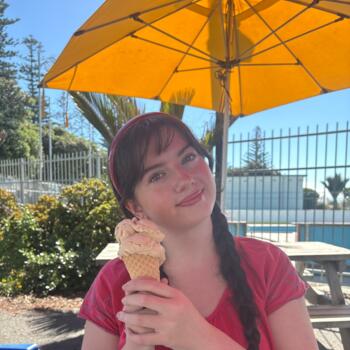 Babysitter in Napier City: Jade