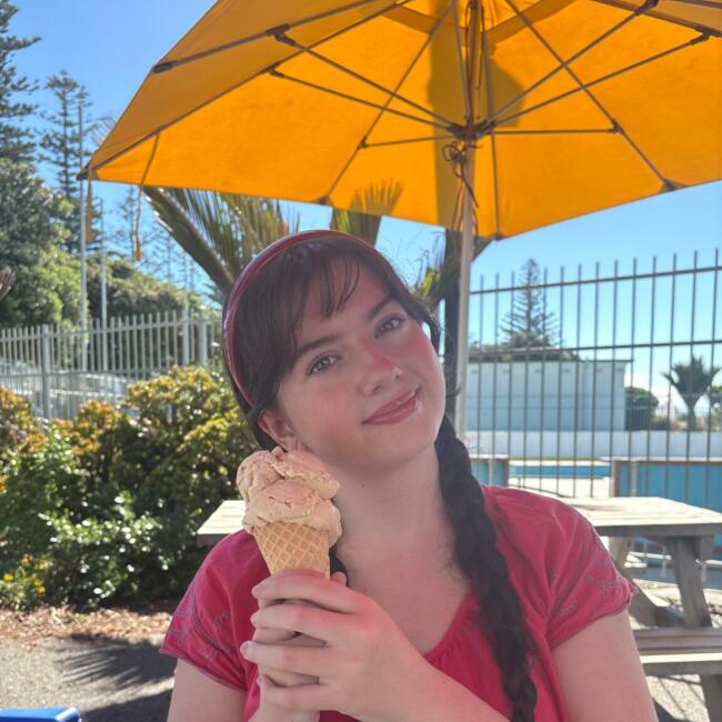 Babysitter in Napier City: Jade