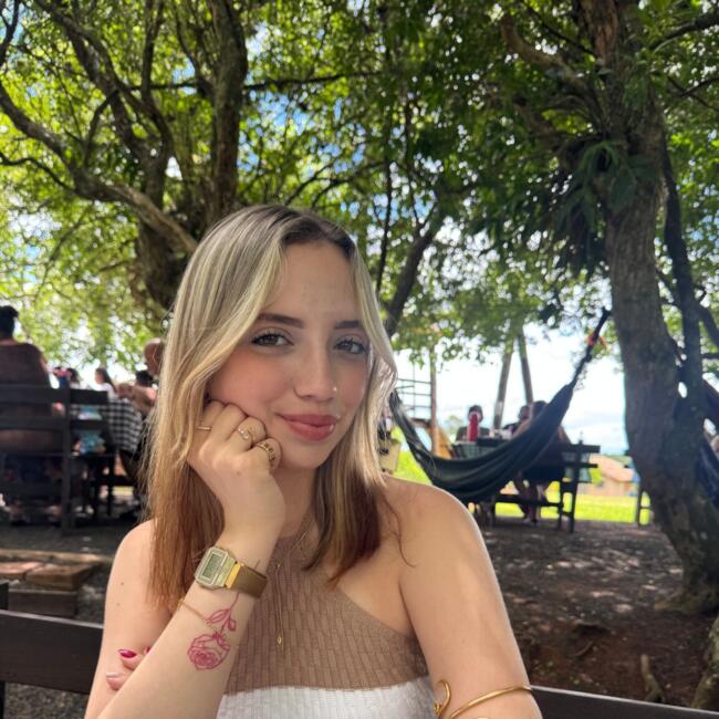 Babá em Porto Alegre: Bianka