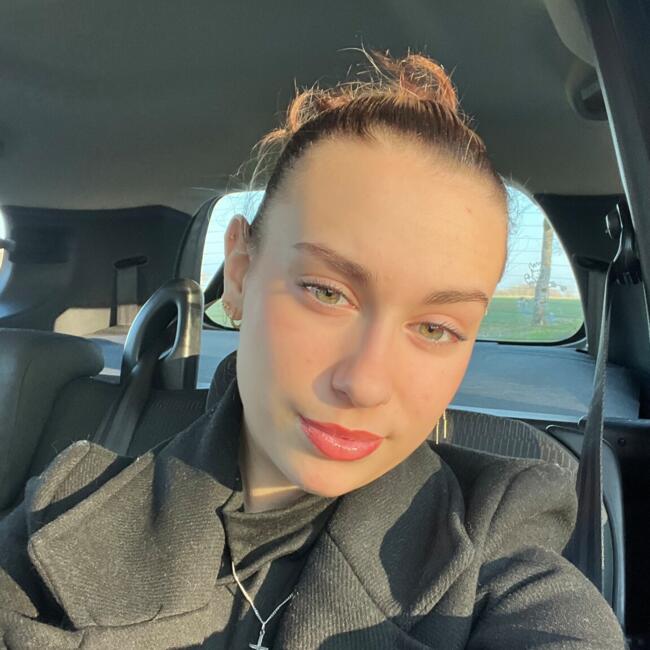 Babysitter in Saint-Mihiel: Aliana