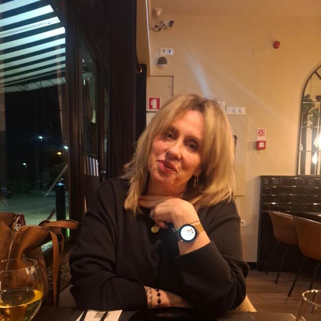 Babysitter in Seixal: Elsa