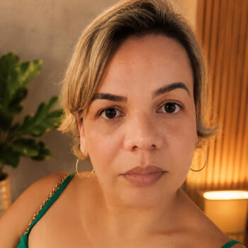 Babysitter Brasília: Adriana