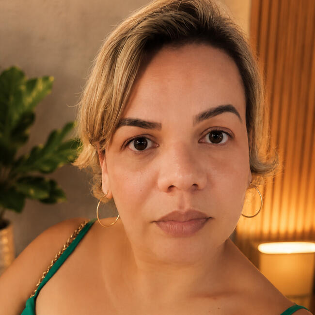 Babá em Brasília: Adriana