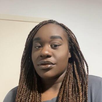 Babysitter in Saint-Brieuc: Emili Senga