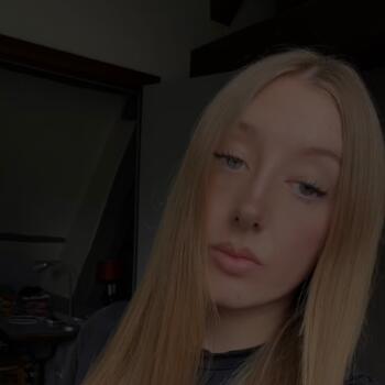 Babysitter in Lons-le-Saunier: Manon