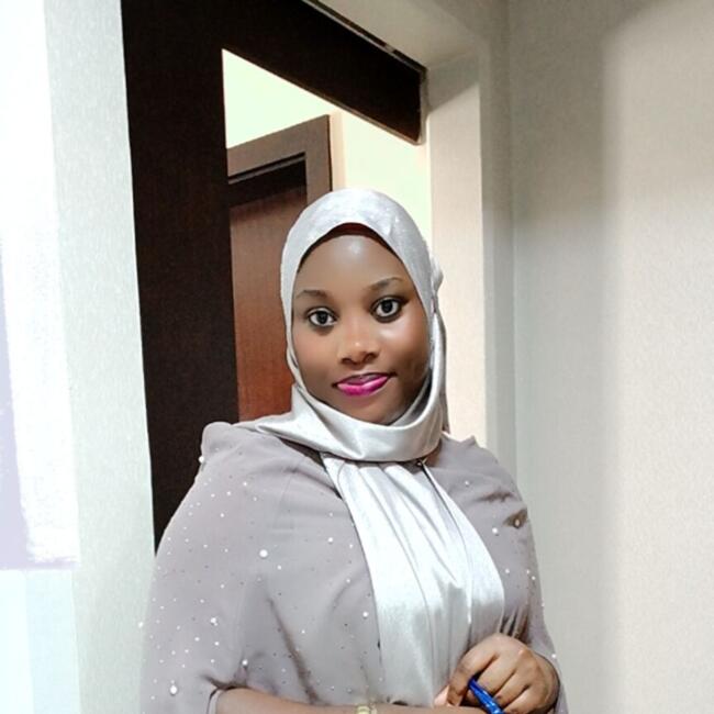 مربية أطفال في دبي: Nakaliisa Madinah