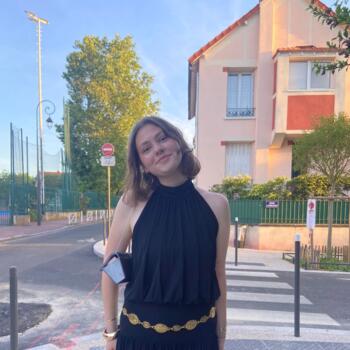 Babysitter in Arcueil: Louise