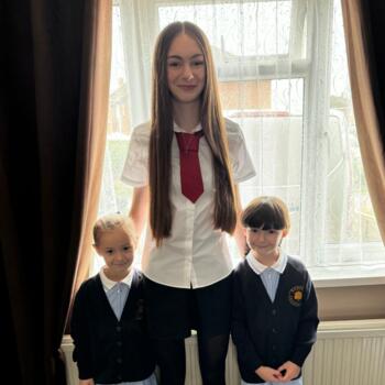 Babysitter in Newbury: Eloise
