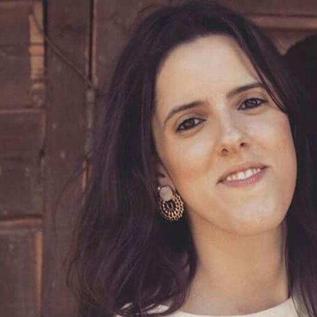 Babysitting job in Águas Santas: Verónica