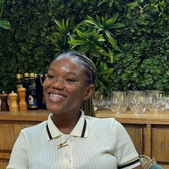 Babysitter in Almada: Márcia