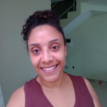 Emprego de babá em Rio das Ostras: emprego de babá Juliana