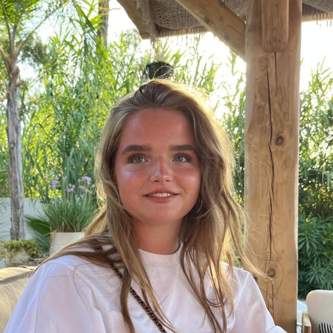 Babysitter in Tilburg: Lena