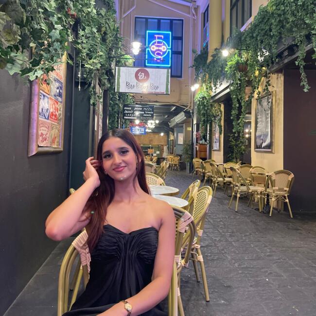 Babysitter in Auckland: Neha