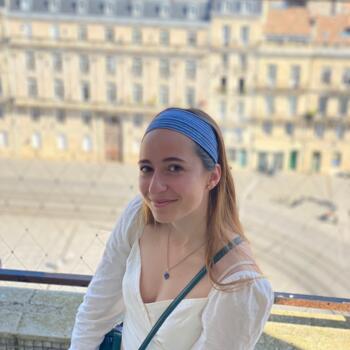 Babysitter in Grenoble: Coralie