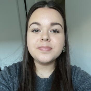 Babysitter in Nice: Inès