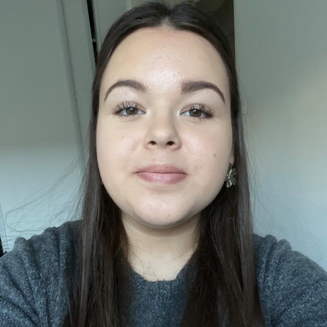 Babysitter in Nice: Inès