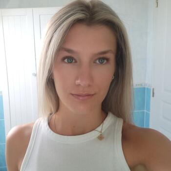 Babysitter in Almada: Justine