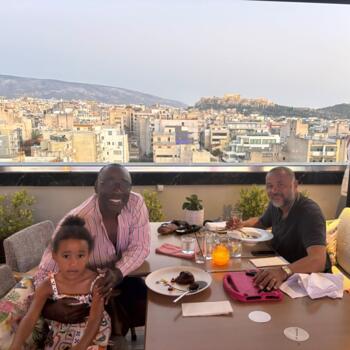 Δουλειά για babysitter στην περιοχή Αθήνα: δουλειά φύλαξης παιδιών Rex