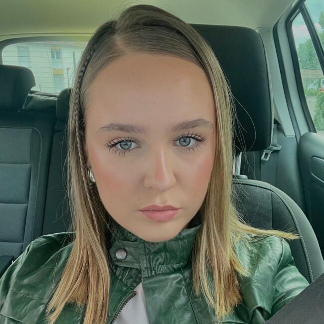 Babysitter in Troyes: Faustine