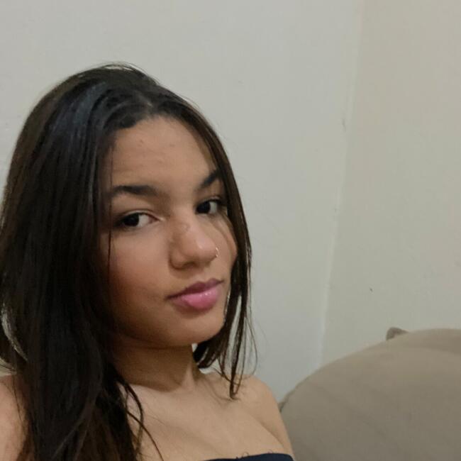 Babysitter in Araxá: Mariah