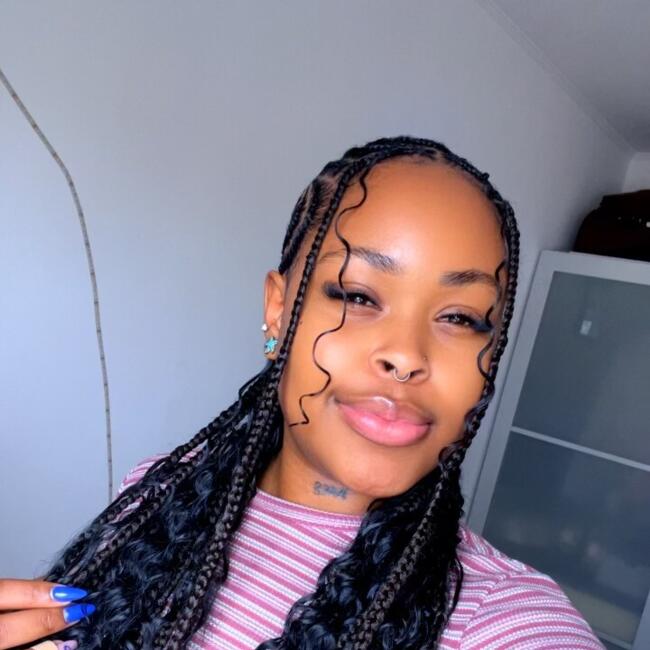 Childminder in Almada: Nuria