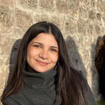 Babysitter in Paris: Sophia