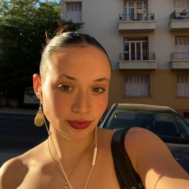 Babysitter in Aix-en-Provence: Selena