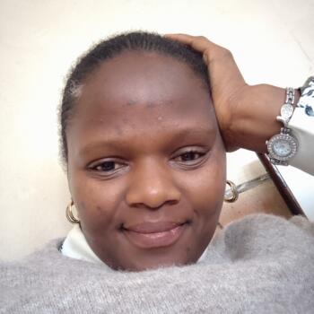 Babysitter in Soweto: Olona