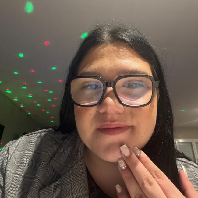 Babysitter in Lachapelle-sous-Aubenas: Emma