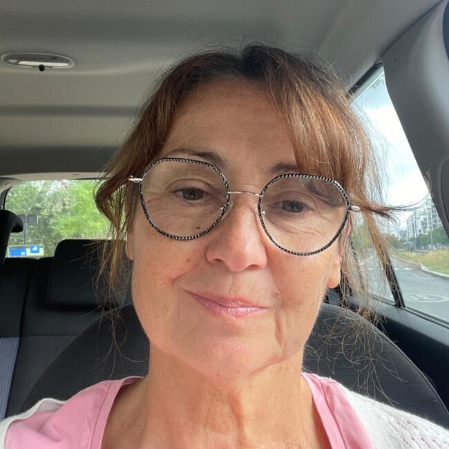 Babysitter in Sainte-Eulalie: Sophie