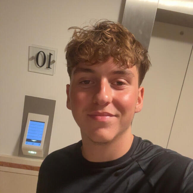 Babysitter in Woluwe-Saint-Lambert: Hugo