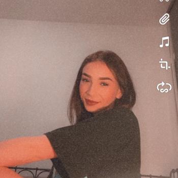 Oppas in Den Haag: Emilia