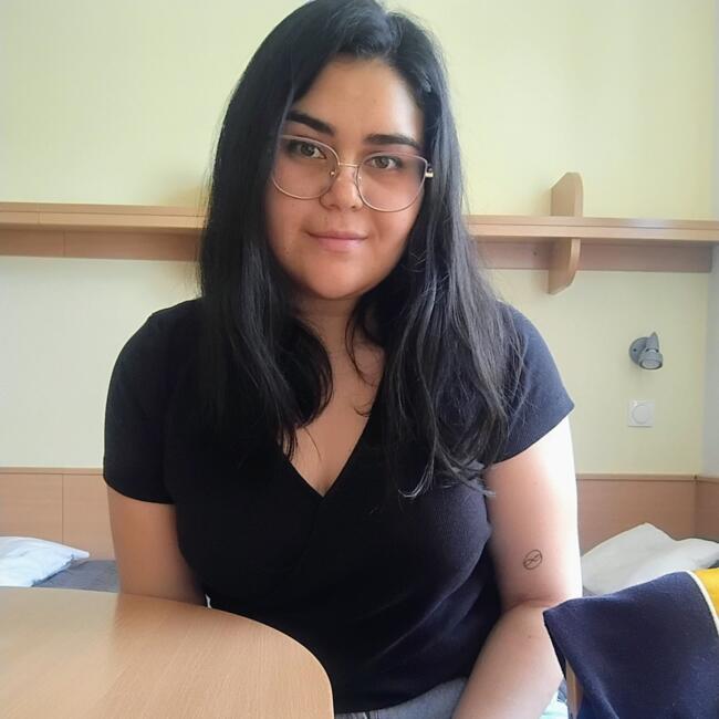 Niñera en El Monte: Camila Uribe