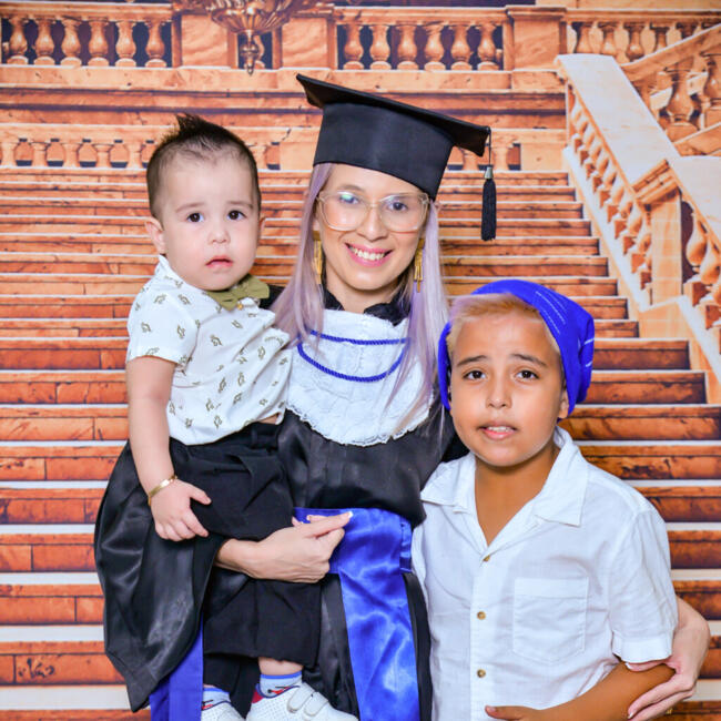 Emprego de babá em Manaus: Professora Gabrielle