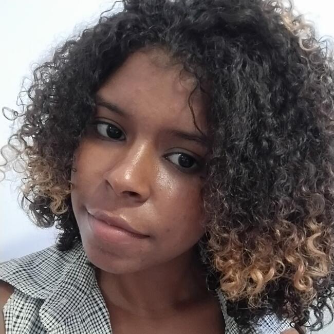 Babá em Rio Bonito: Daniela