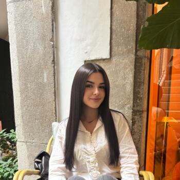 Babysitter in Girona: Noor