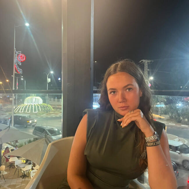 Babysitter in Lille: Loubna