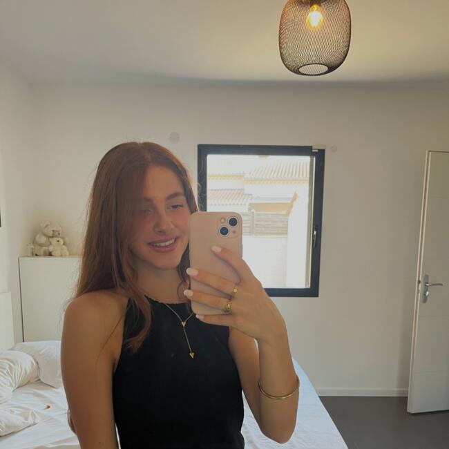 Babysitter in Aubignan: Isaline