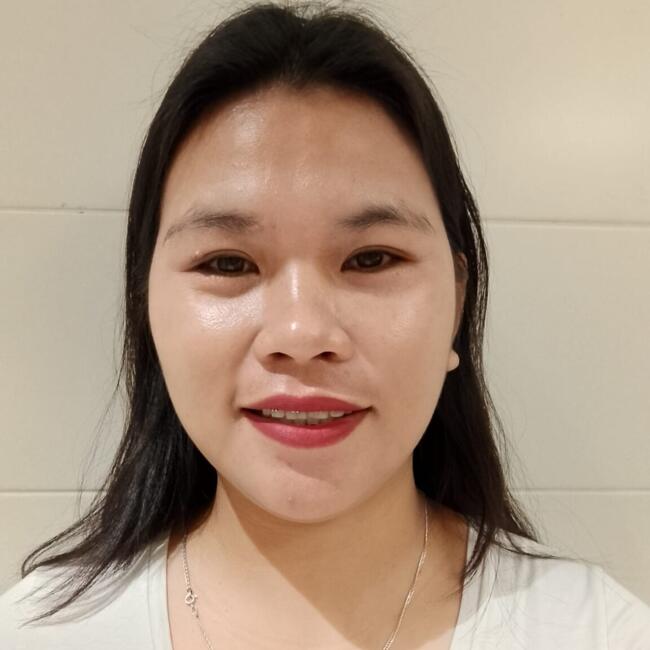 مربية أطفال في أبوظبي: Vangeline