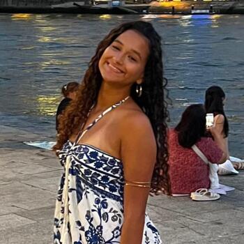 Babysitter in Matosinhos Municipality: Izabela