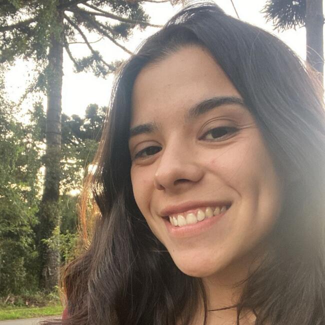 Babysitting job in Curitiba: Gabriela