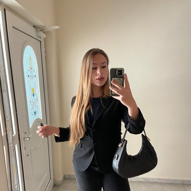 Babysitter in Larissa: Marw