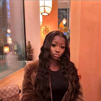 Babysitter Nottingham: Nia