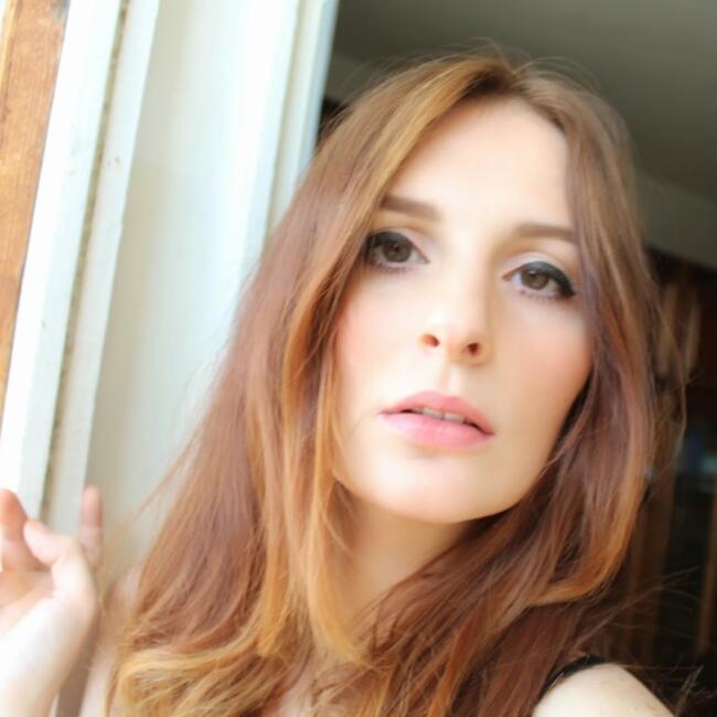 Babysitter in Oradea: Camelia