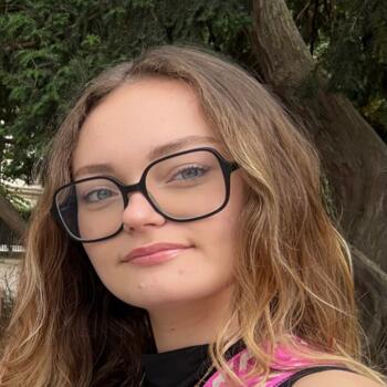 Babysitter in Tours: Clara