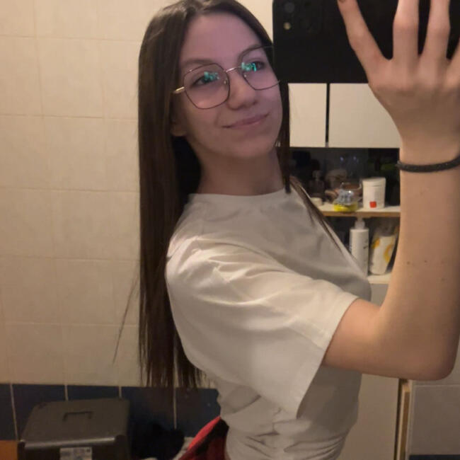 Babysitter in Ham-sur-Heure-Nalinnes: Louise