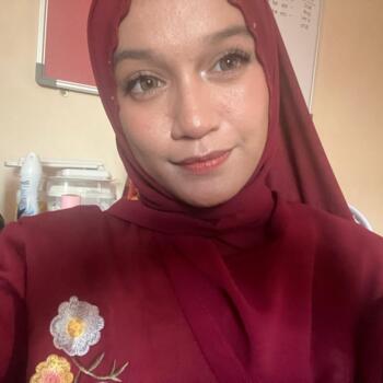 Babysitter in Bandar Puncak Alam: Alya