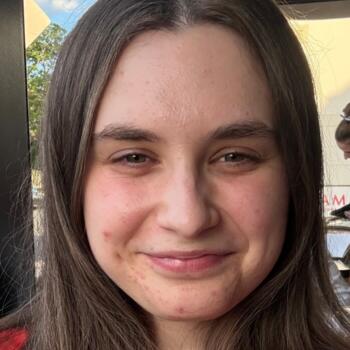 Babysitter in Fingal Bay: Caitlin
