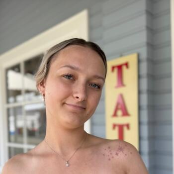 Babysitter in Dunedin: Rebecca